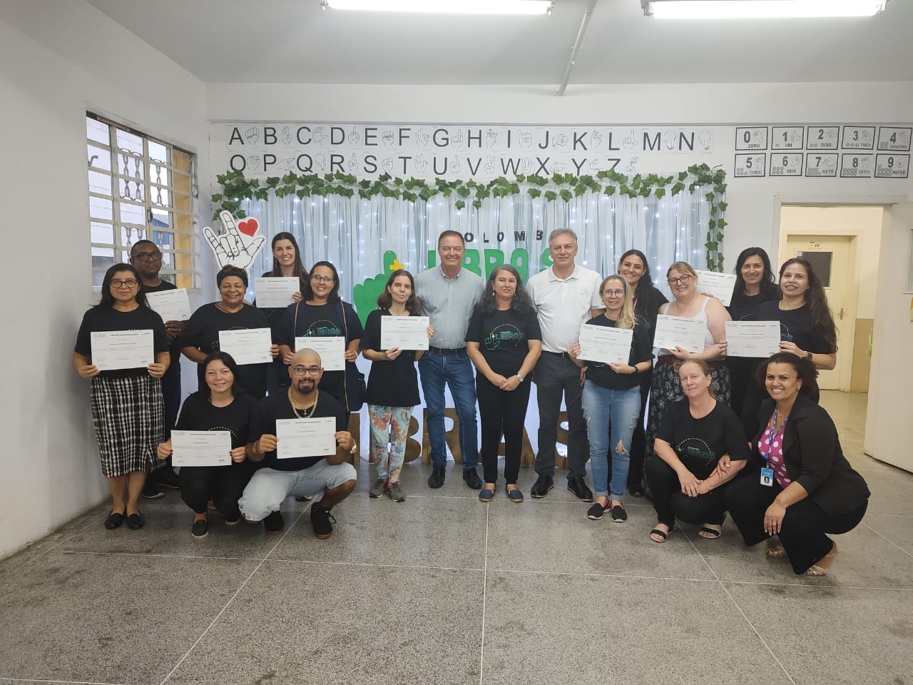 Colombo Mais Libras Realiza Entrega De Certificados Do Curso N Vel