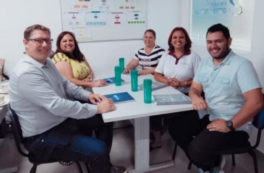 Escola de Gestão realiza reunião com gestor da Unicuritiba