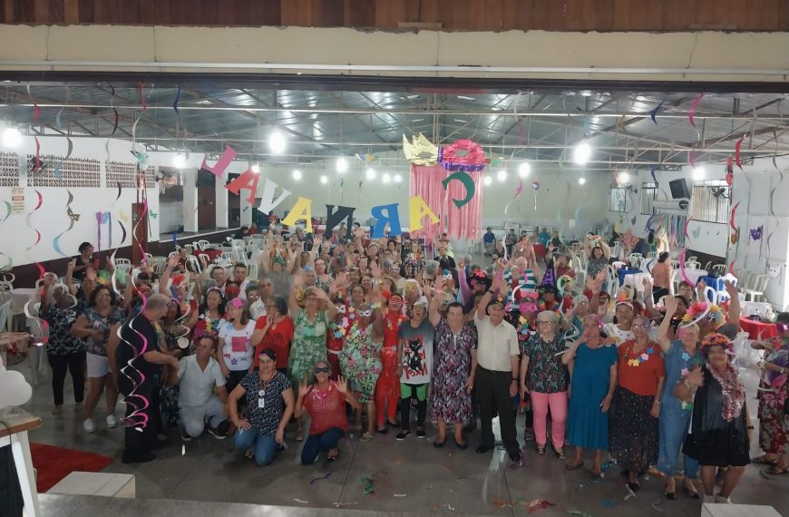 Sedes dos SCFV realizam Baile de Carnaval com 350 idosos e crianças