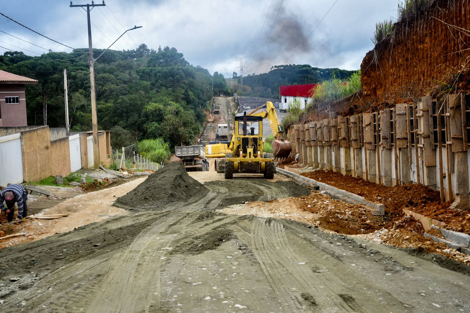 Prefeitura inicia obras de pavimentação nas ruas Alexandre Cebola e Elpídio D’Agostin
