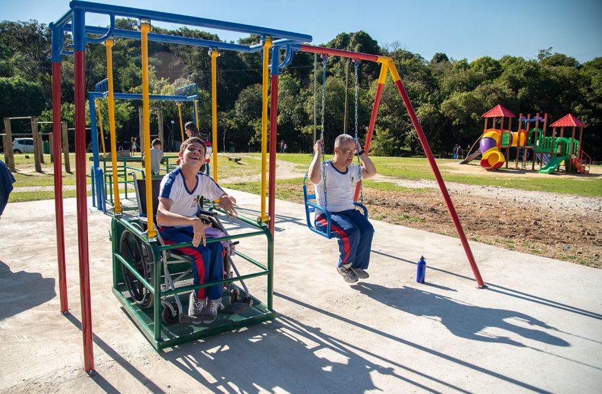 Prefeitura entrega os três primeiros Parques Adaptados para pessoas com deficiência