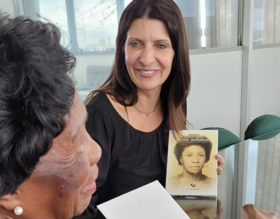 Alice da Silva lança em Colombo o livro “Doces Memórias” trazendo a público as…