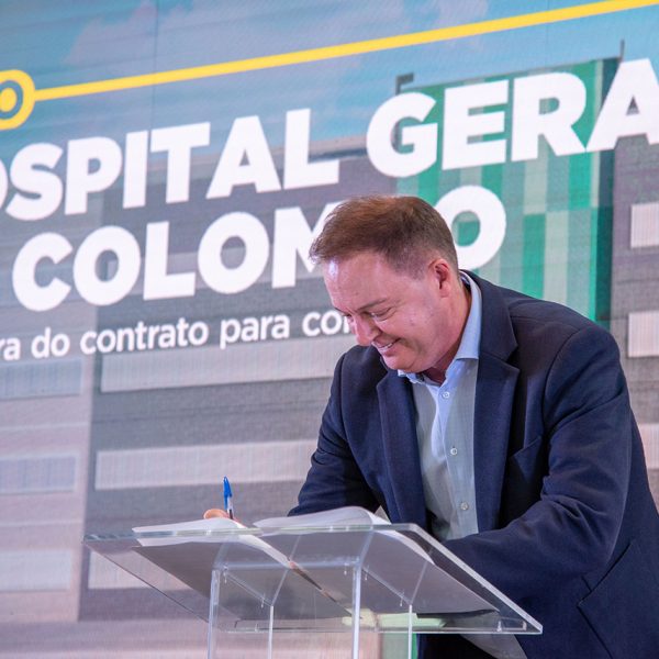 Prefeito Helder Lazarotto assina contrato para início da construção do novo Hospital Geral de Colombo