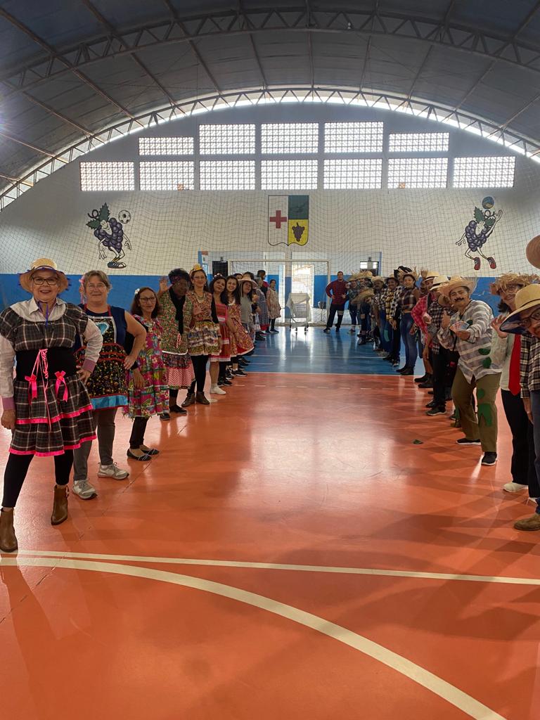 Escolinha de Futsal Feminino Gratuita continua a todo vapor no Ginásio de  Esportes do Rio Verde – Prefeitura Municipal de Colombo