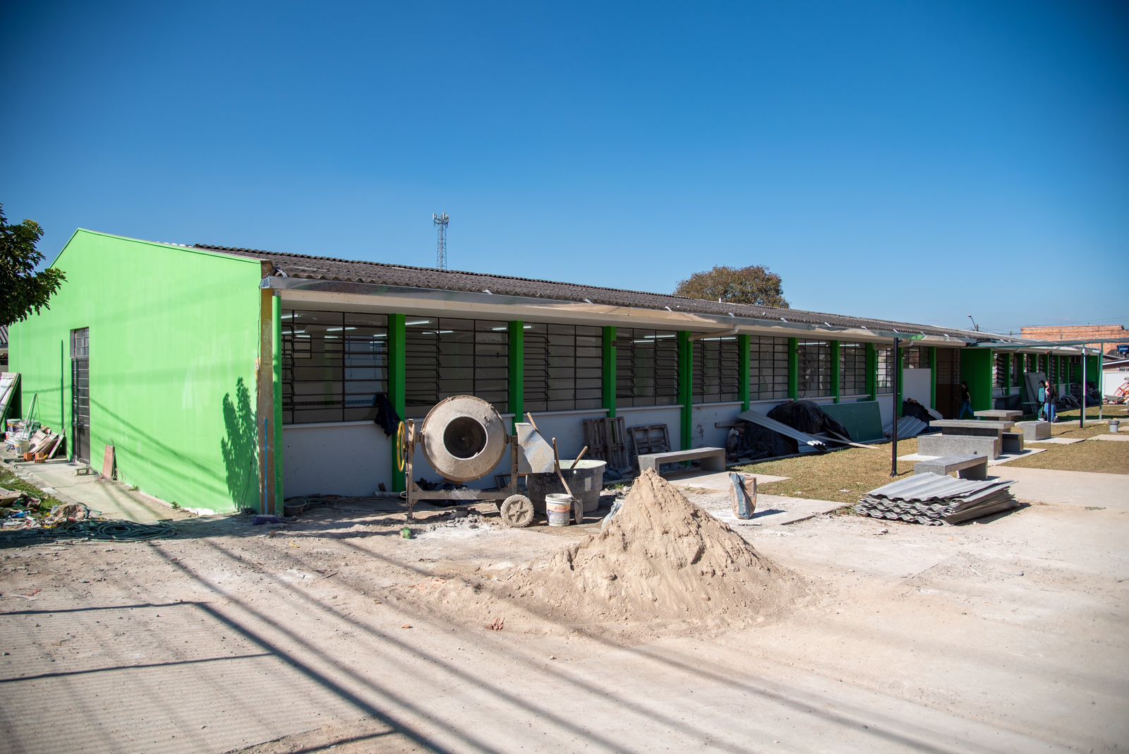 Obras avançam na Escola Municipal Heitor Villa Lobos, uma das maiores do município