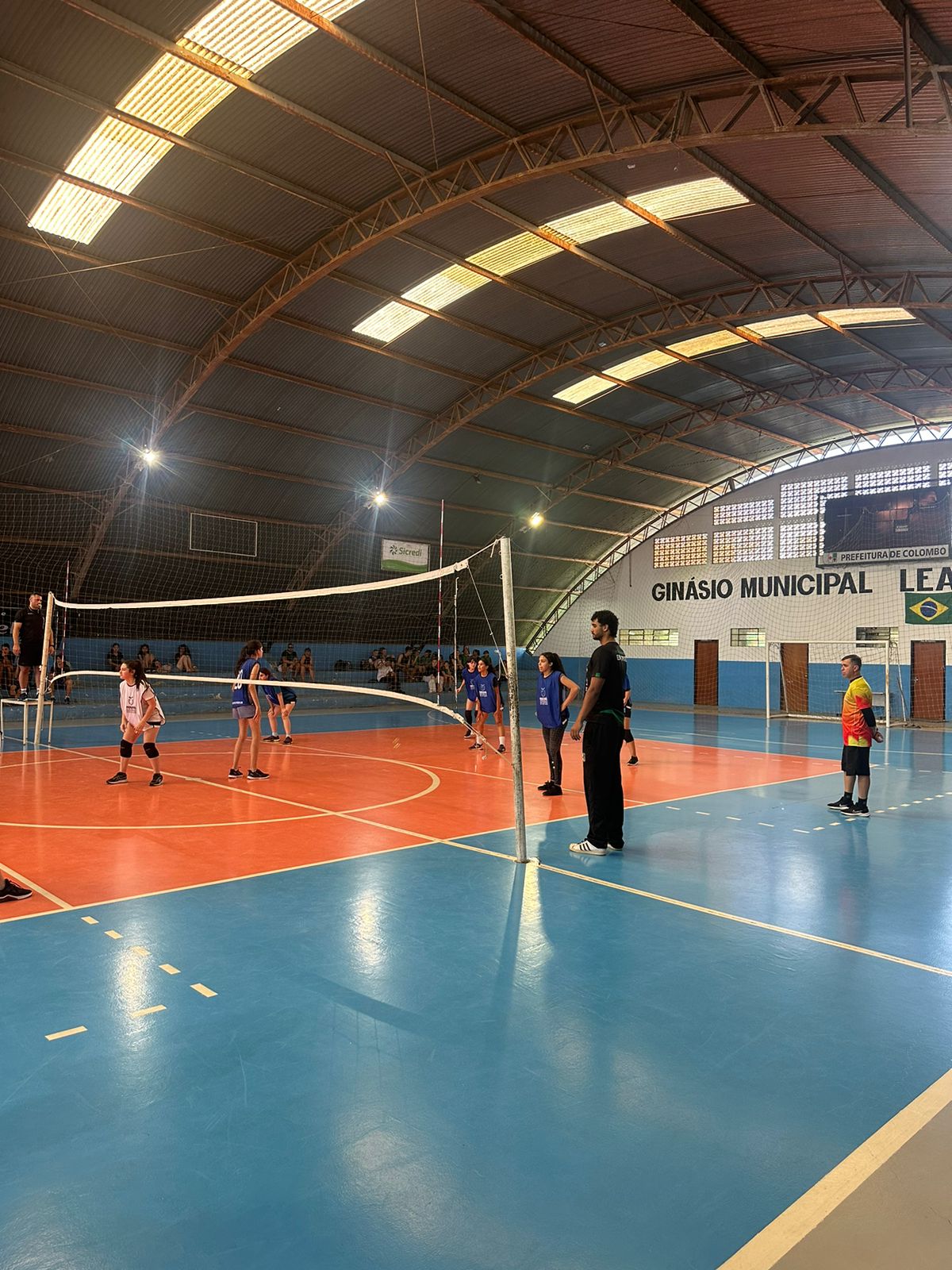 Prefeitura realiza a Primeira Copa Colombo de Voleibol para alunos dos núcleos da modalidade