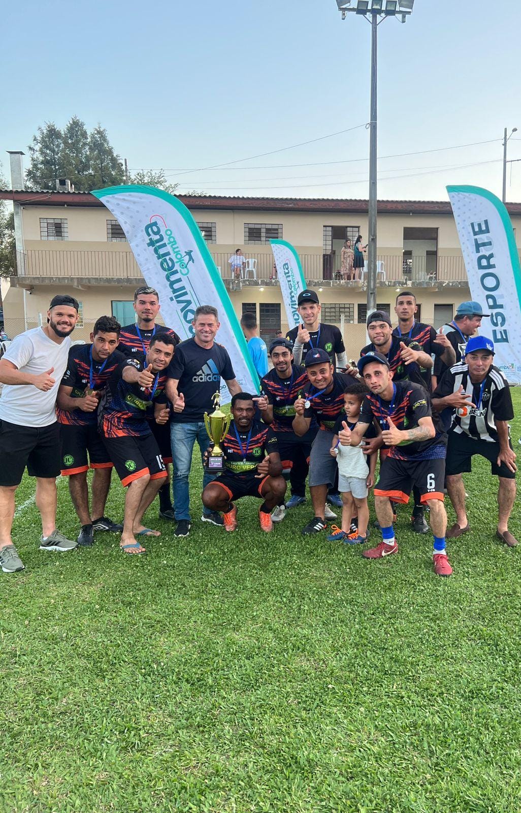 Escolinha de Futsal Feminino Gratuita continua a todo vapor no Ginásio de  Esportes do Rio Verde – Prefeitura Municipal de Colombo