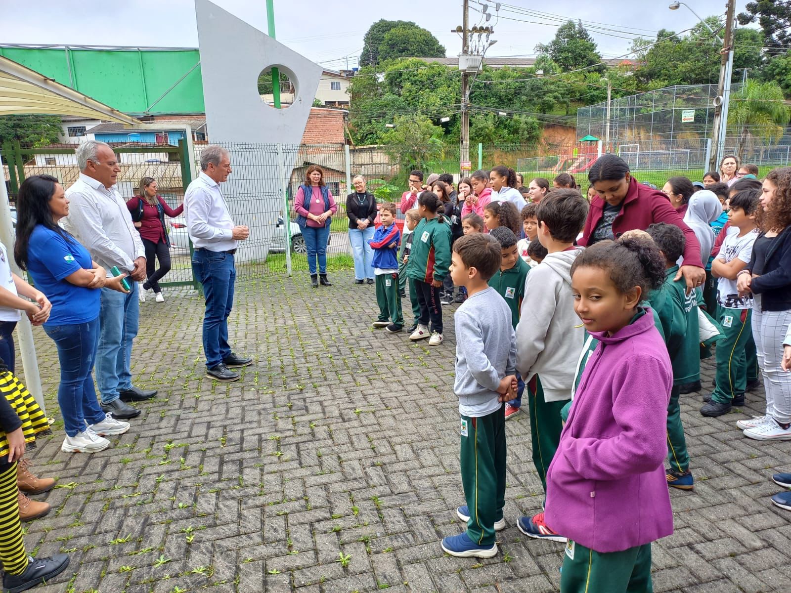 Educação e Meio Ambiente: Primeiro Jardim de Água e Mel é inaugurado