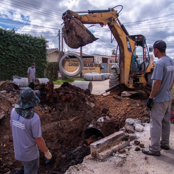 Prefeitura inicia obras de pavimentação na Rua Araucária
