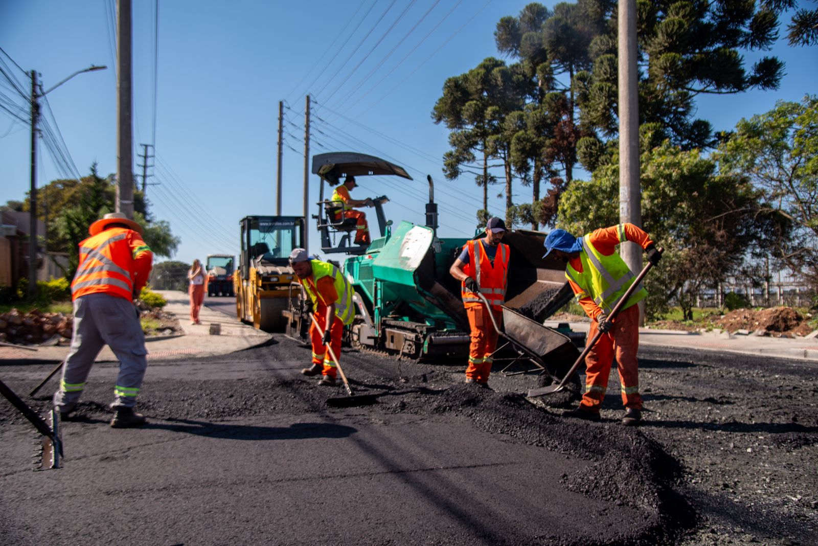 Prefeitura pavimenta Rua Izidio Mocelin Filho