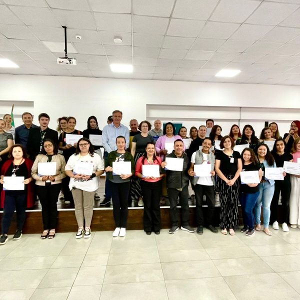 Escola de Gestão Pública encerra o ano com entrega de certificados