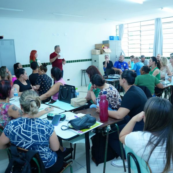 Secretaria da Educação promove oficinas teórico-práticas para aprimoramento pedagógico