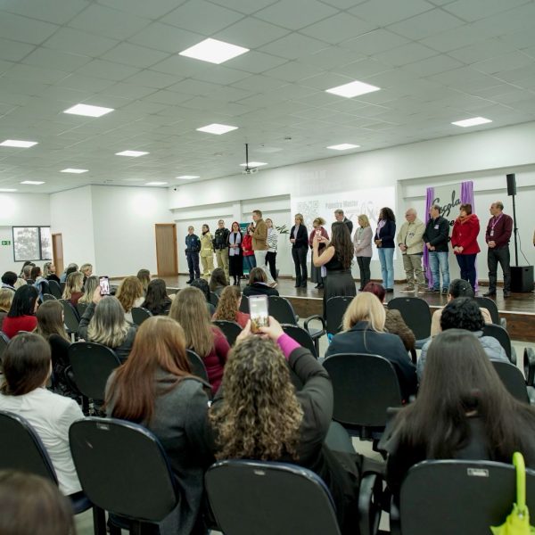 Colombo promove série de ações do Agosto Lilás e alcança mais de mil pessoas
