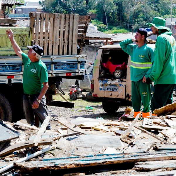Limpeza preventiva no Jardim das Graças protege moradores e preserva o Rio Palmital
