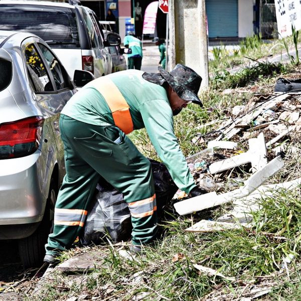 Colombo Mais Limpa leva cuidado e prevenção ao bairro São Gabriel