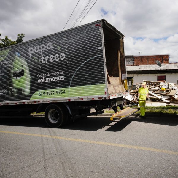 Colombo Mais Limpa realiza ação no bairro Maracanã