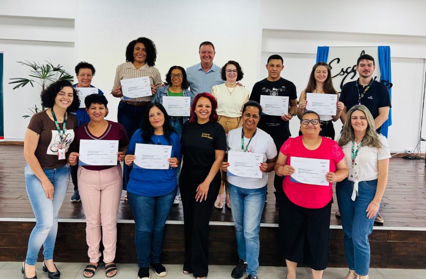 Escola de Gestão Pública encerra 2025 com entrega de certificados