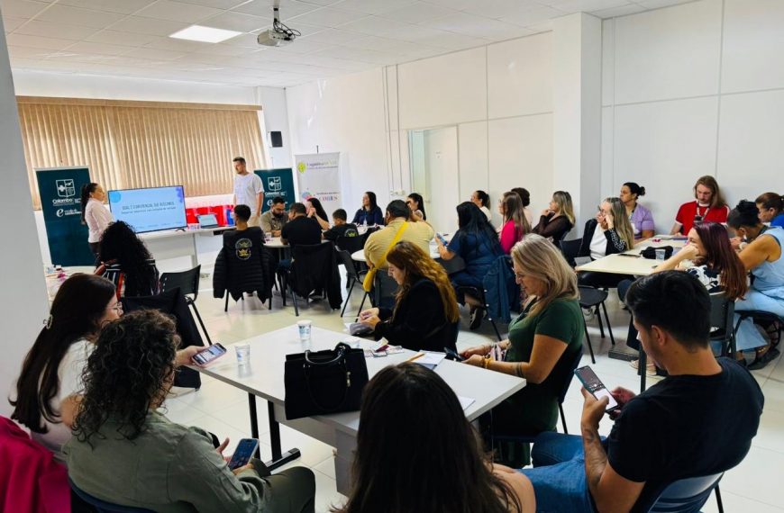 Escola de Gestão Pública abre o mês azul com palestra sobre Neuroinclusão