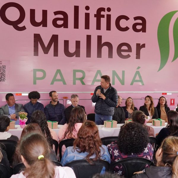 Colombo abre capacitação gratuita para mulheres e se torna a primeira cidade do Paraná a receber a Carreta Qualifica Mulher