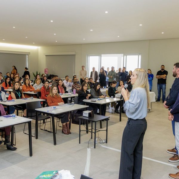 Colombo inicia capacitação para fiscalização de contratos públicos
