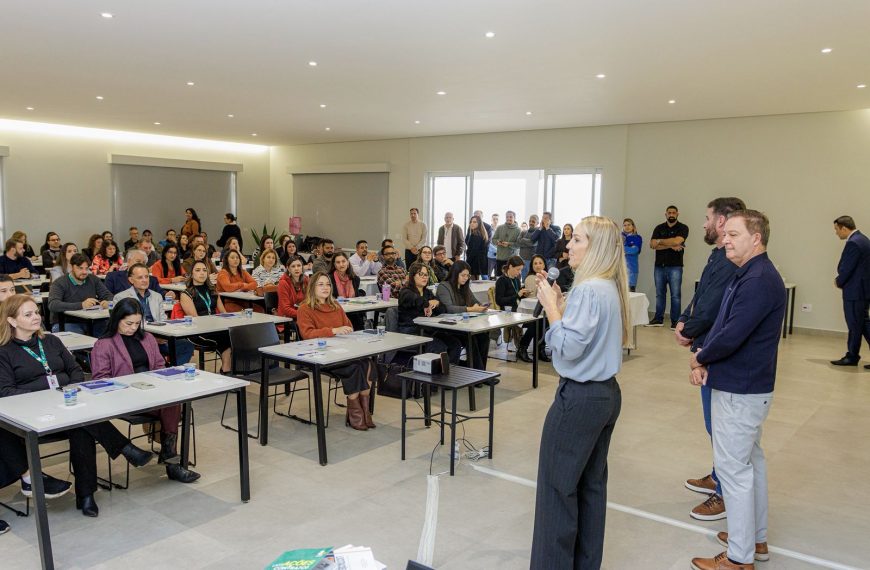 Colombo inicia capacitação para fiscalização de contratos públicos