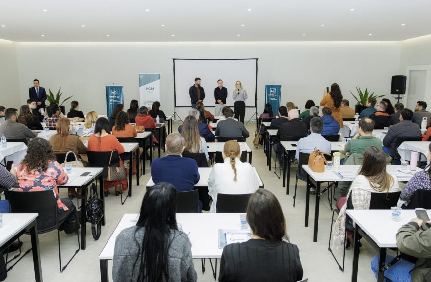 Colombo promove treinamento em Gestão e Fiscalização de Contratos Administrativos