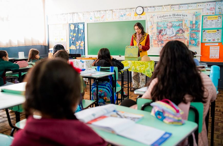 Projeto fortalece e promove a imaginação por meio da leitura e contação de histórias