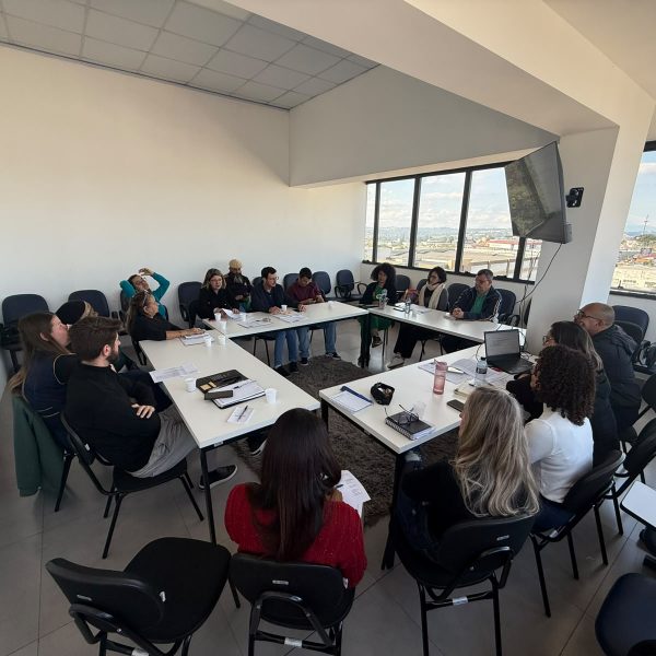 Colombo começa a elaborar plano que definirá rumos da educação até 2037